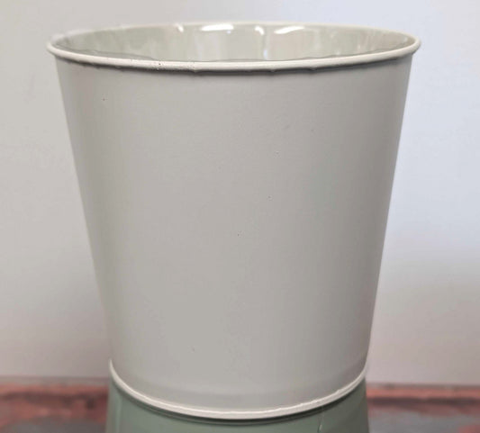 Metal Pot -medium- WHITE